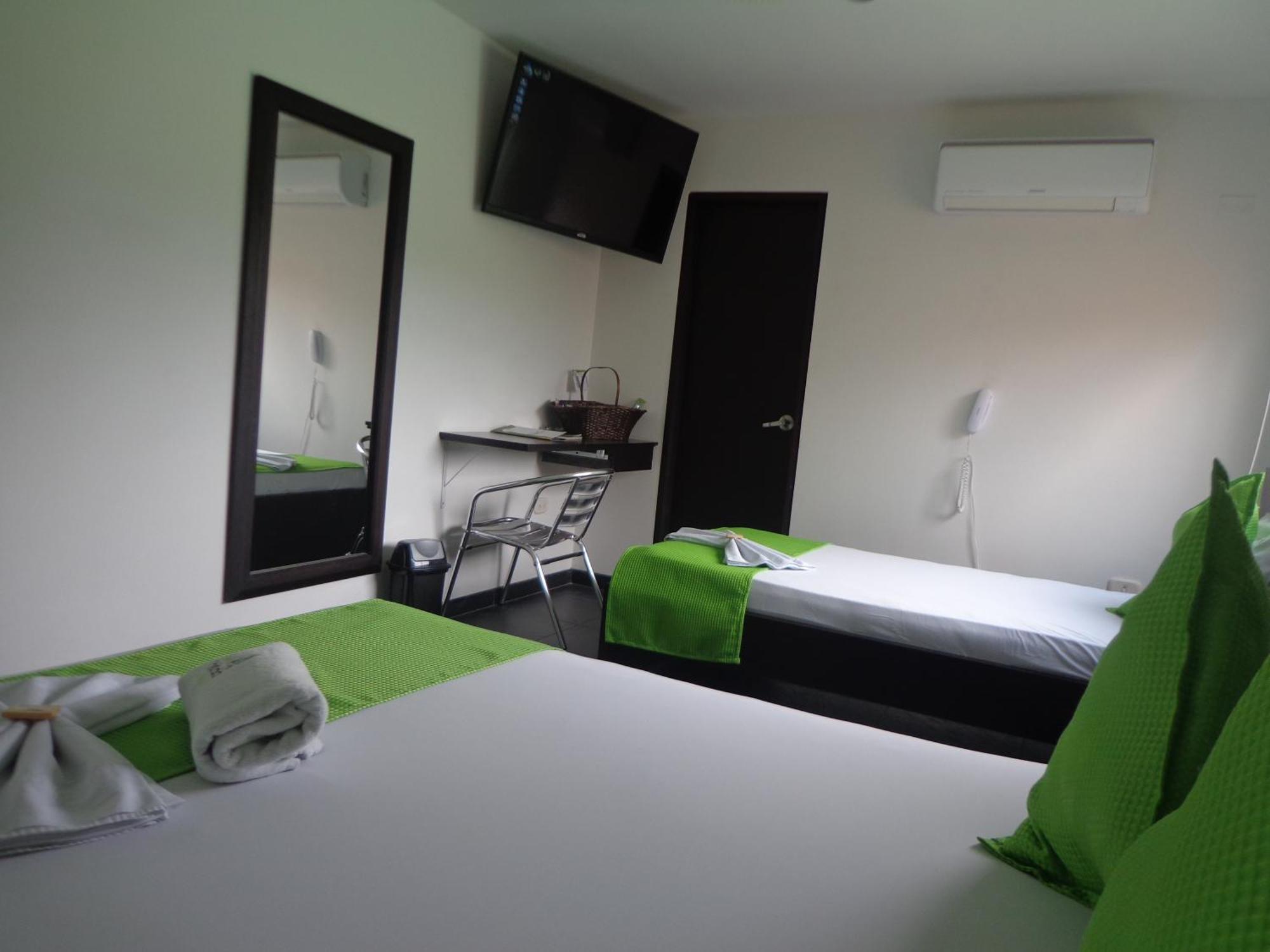 Hotel Chicala Salgar Puerto Salgar الغرفة الصورة