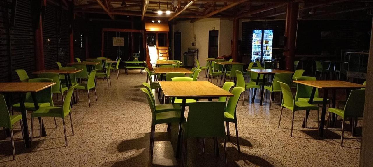 Hotel Chicala Salgar Puerto Salgar المظهر الخارجي الصورة